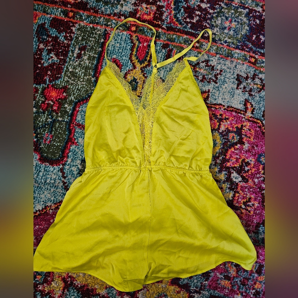 NWT Electric Yellow Lace Romper, Size l